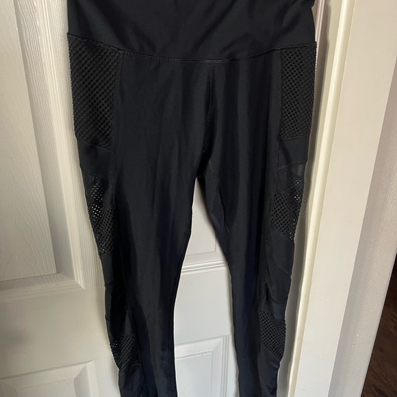 90 Degree Black Mesh Panel Women's Workout Leggings - Picture 1 of 3